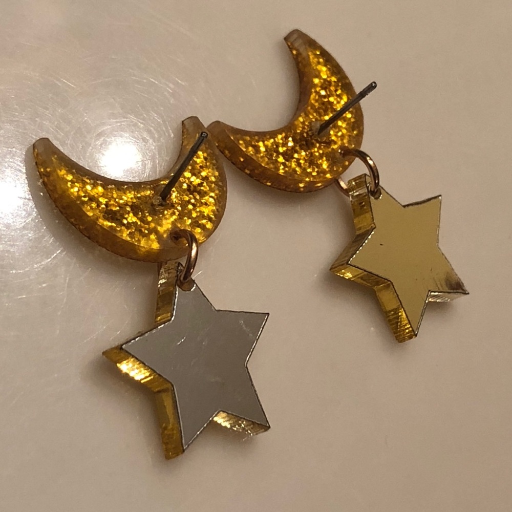 *6 for $10!* Sailor Moon Usagi Earrings Magical Girl Anime - Picture 5 of 7